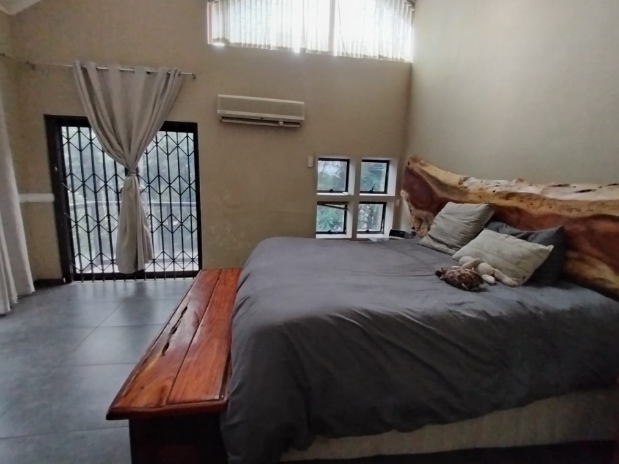 5 Bedroom Property for Sale in Safari Gardens North West